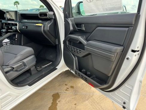 New 2026 Toyota Tacoma SR AWD/4WD image 21