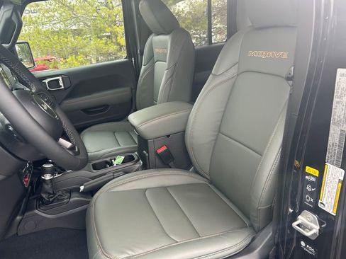 New 2026 Jeep Gladiator Mojave w/ Safety Group image 19