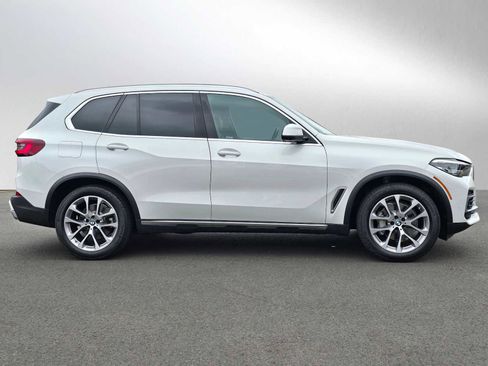 Used 2022 BMW X5 xDrive40i AWD/4WD image 2
