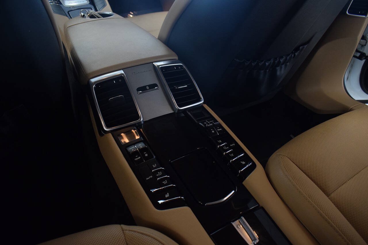 Used 2016 Porsche Panamera AWD/4WD image 42