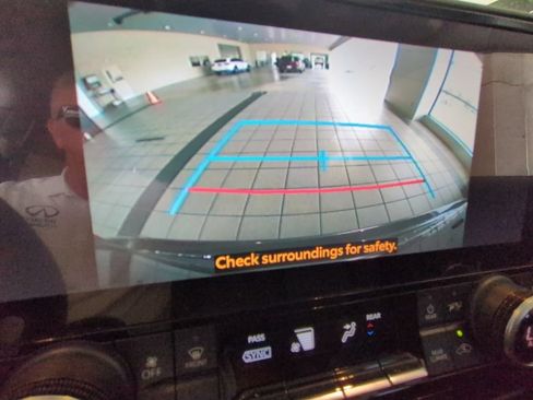 Used 2023 Toyota Highlander XLE AWD/4WD image 10