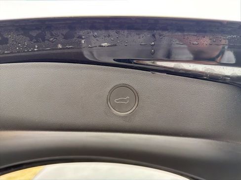 Used 2023 Tesla Model 3 Standard Range image 9