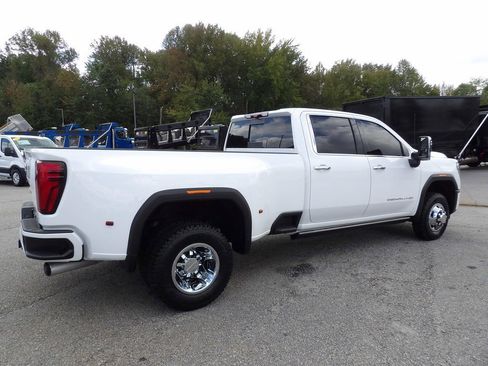 Used 2024 GMC Sierra 3500 Denali w/ Denali Reserve Package image 8