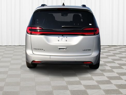 New 2026 Chrysler Pacifica Limited w/ S Appearance Package image 36