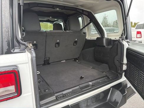 Used 2024 Jeep Wrangler Unlimited Sport AWD/4WD image 15