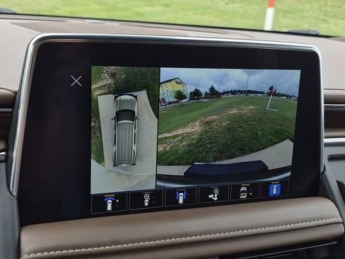 Used 2023 Chevrolet Suburban High Country AWD/4WD image 48