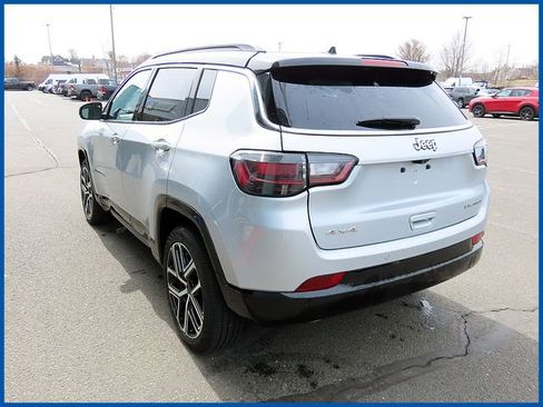 Used 2025 Jeep Compass Limited w/ Elite Group image 5