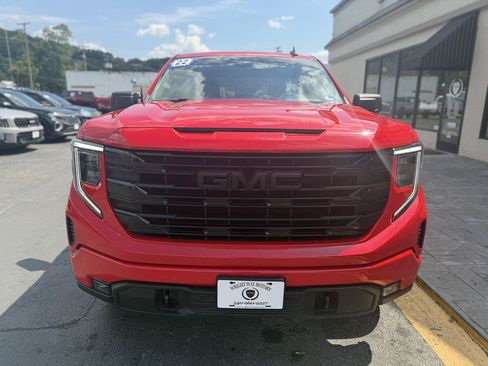 Used 2022 GMC Sierra 1500 Elevation AWD/4WD image 7
