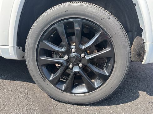 Used 2020 Jeep Grand Cherokee Altitude image 18