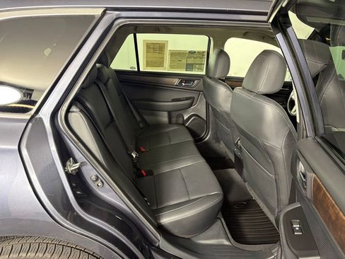 Used 2017 Subaru Outback 3.6R Limited image 35