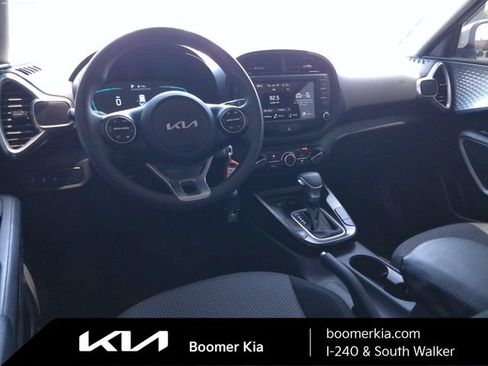 Certified 2025 Kia Soul LX FWD image 9