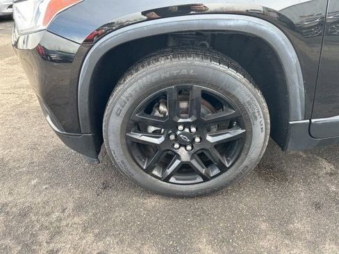 Used 2020 Chevrolet Traverse LT image 47