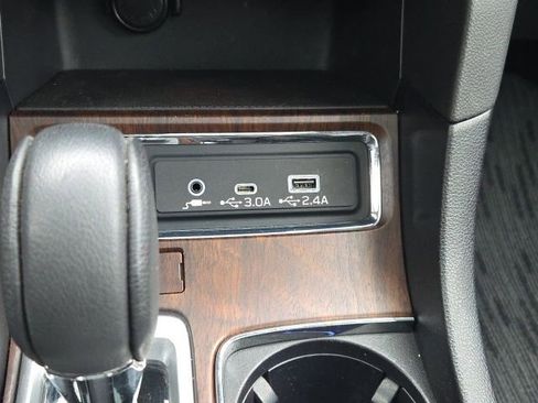 Used 2023 Subaru Ascent Touring image 16