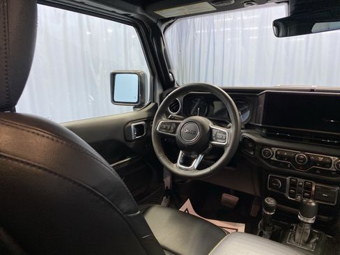 Used 2024 Jeep Wrangler Sahara w/ Technology Group image 39
