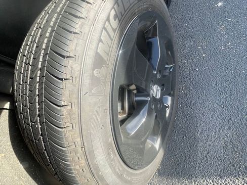 Used 2021 Honda HR-V LX image 8