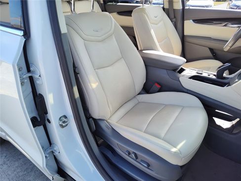 Used 2023 Cadillac XT6 Premium Luxury image 24