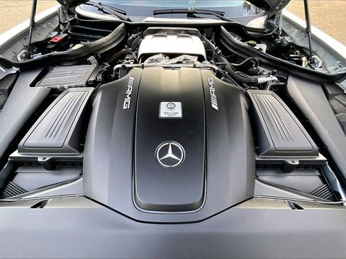 Used 2018 Mercedes-Benz AMG GT Roadster image 7