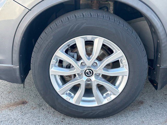 Used 2018 Nissan Rogue SV AWD/4WD image 11