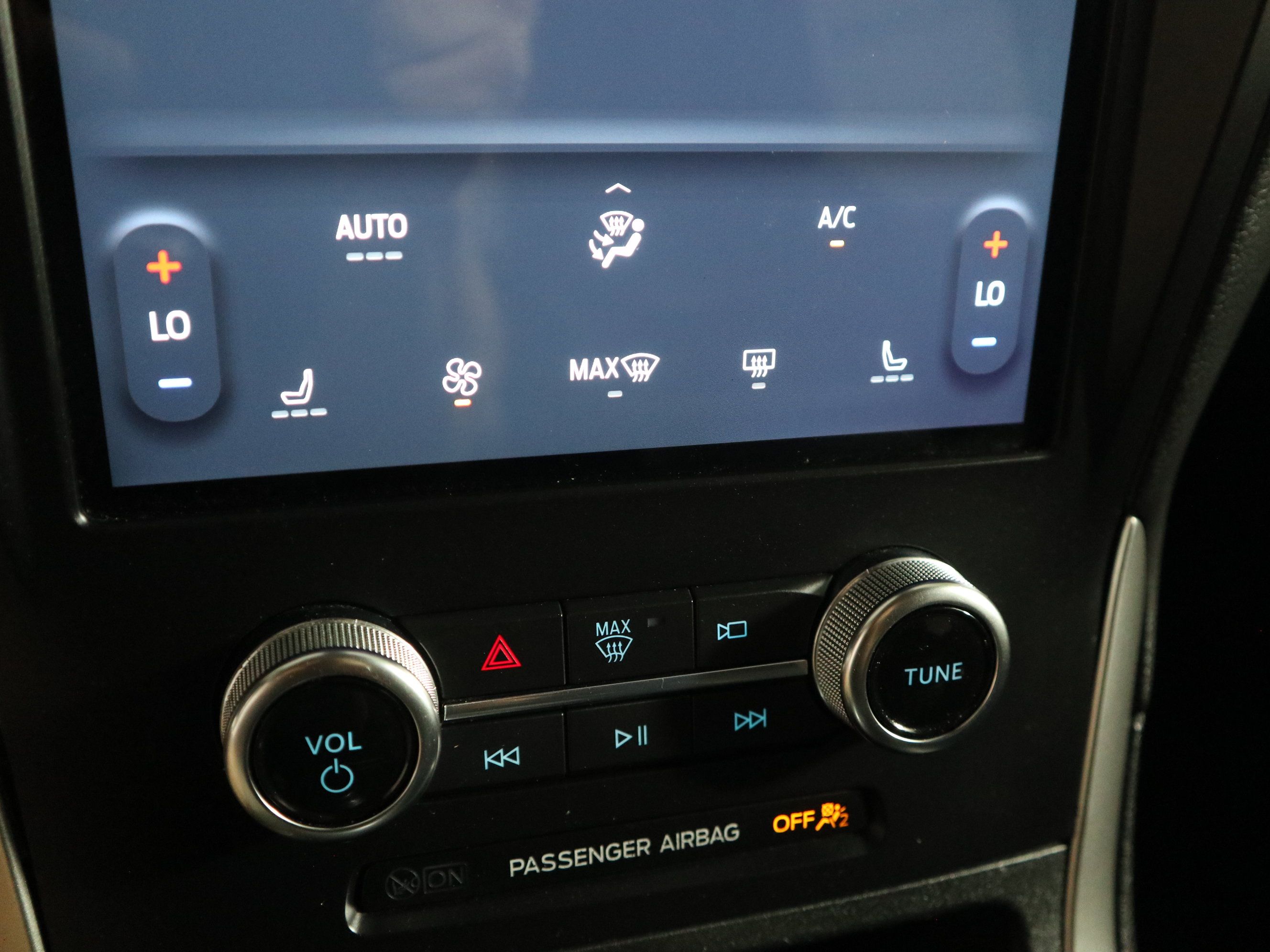 Used 2024 Ford Edge SEL AWD/4WD image 32