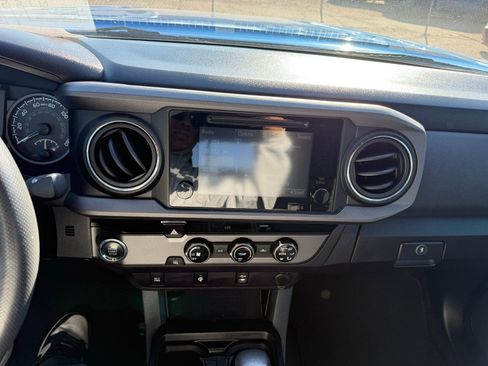 Used 2017 Toyota Tacoma TRD Off-Road w/ Tow Package image 21