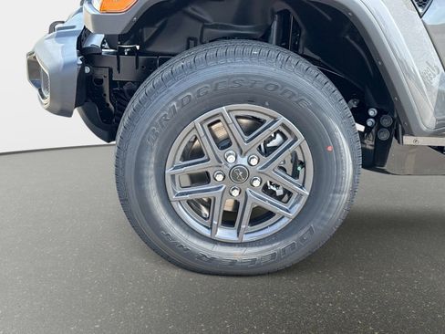New 2026 Jeep Gladiator Sport AWD/4WD image 11