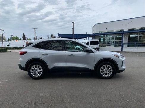 Certified 2025 Ford Escape Active AWD/4WD image 8
