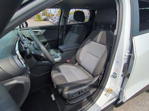 Used 2025 Chevrolet Blazer LT image 18