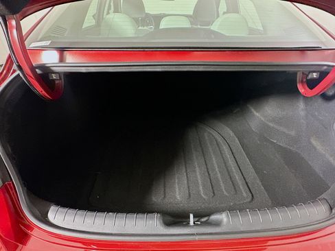 Used 2024 Hyundai Elantra Limited image 28