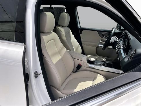 Certified 2023 Mercedes-Benz EQB 300 4MATIC w/ Exclusive Package image 8