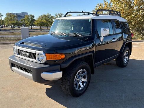 Used 2014 Toyota FJ Cruiser 4WD w/ Convenience Package image 1