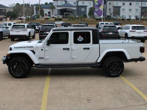 Certified 2023 Jeep Gladiator Sport image 9