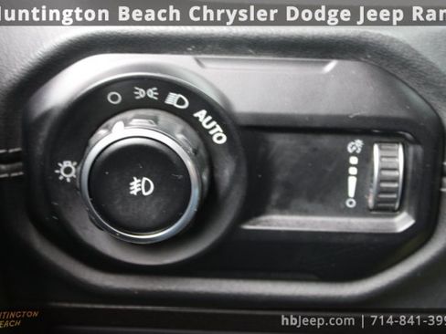 Used 2024 Jeep Wrangler Unlimited Sahara image 21