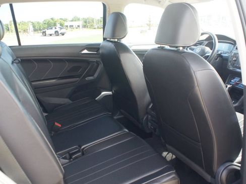 Used 2024 Volkswagen Tiguan SE FWD image 22