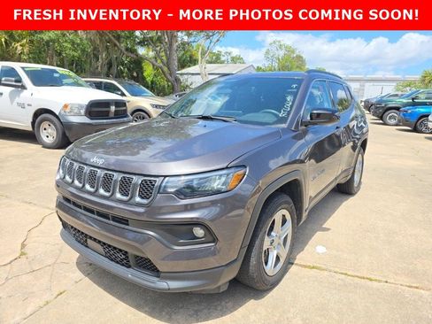 Used 2024 Jeep Compass Latitude image 1
