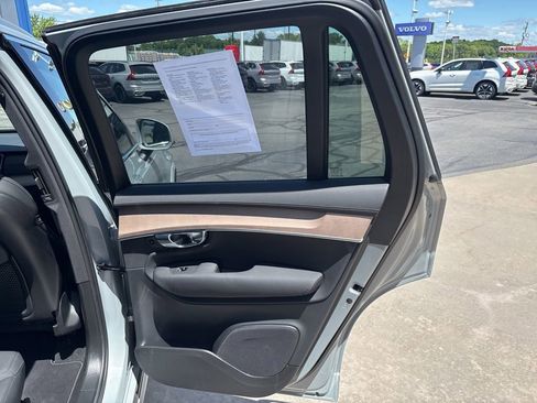 Used 2025 Volvo XC90 B6 Plus AWD/4WD image 36