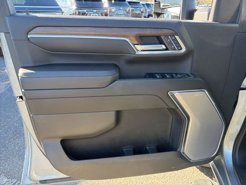 Used 2024 Chevrolet Silverado 2500 High Country image 17