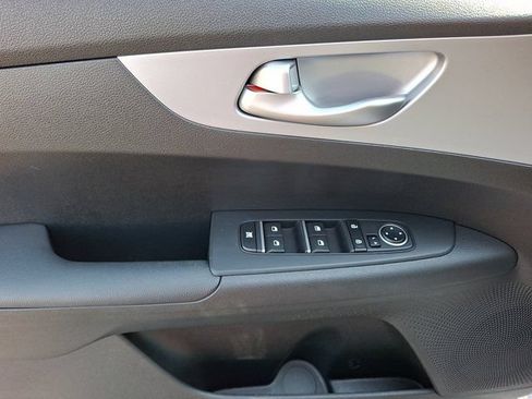 Used 2023 Kia Forte LXS FWD image 16