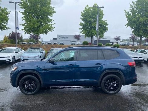 Certified 2023 Volkswagen Atlas SEL R-Line AWD/4WD image 2