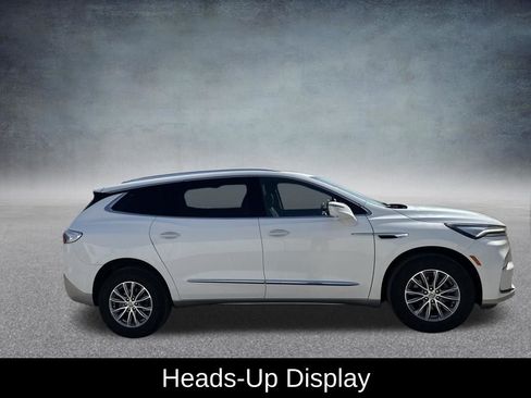 Used 2024 Buick Enclave Premium image 7