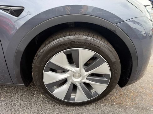 Used 2023 Tesla Model Y Long Range AWD/4WD image 35