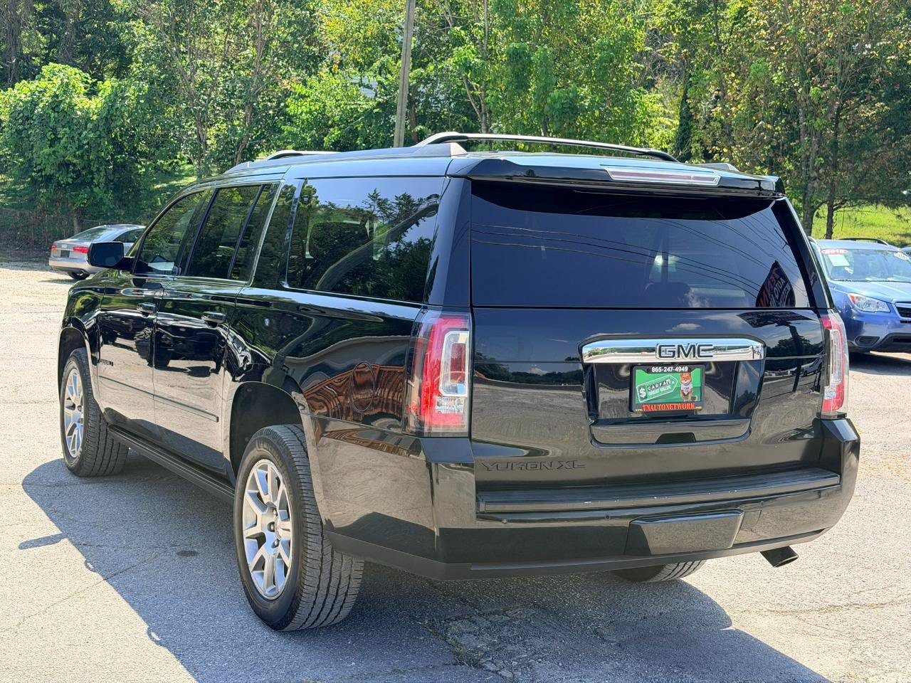 Used 2016 GMC Yukon XL Denali AWD/4WD image 7