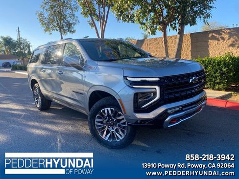 Used 2025 Chevrolet Suburban Z71 image 1