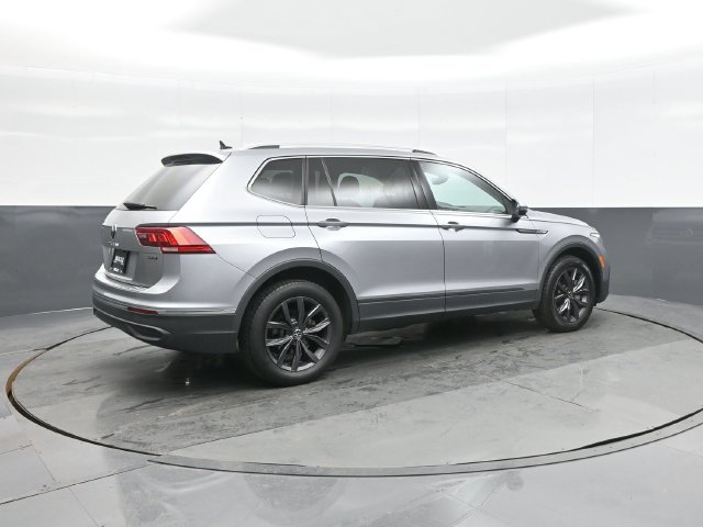 Used 2022 Volkswagen Tiguan SE w/ Panoramic Sunroof Package AWD/4WD image 7