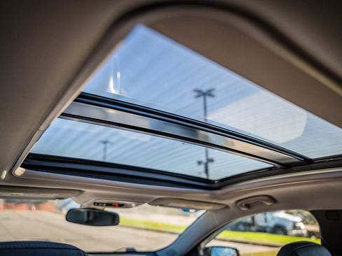 Used 2019 Chevrolet Malibu LT w/ Leather Package image 23