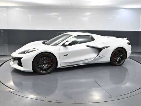 Used 2023 Chevrolet Corvette Z06 image 11