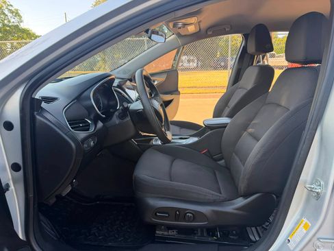 Used 2020 Chevrolet Malibu LT FWD image 5
