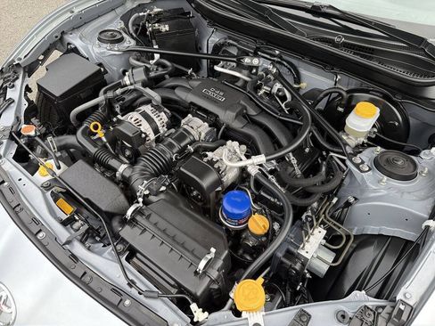 Used 2020 Toyota 86 RWD image 11