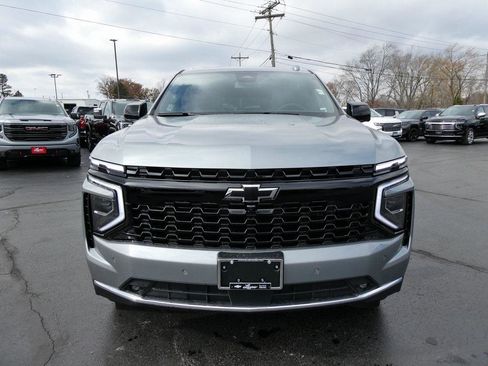 New 2026 Chevrolet Suburban Premier image 8