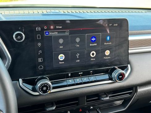 Used 2024 GMC Canyon Elevation image 10