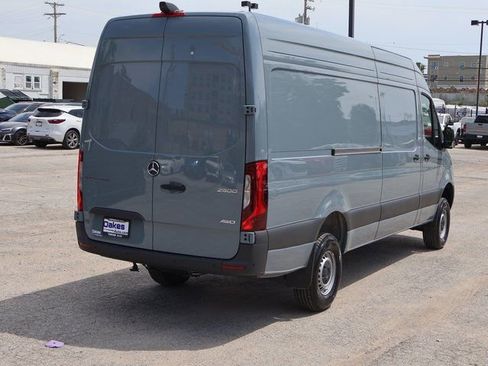 Used 2025 Mercedes-Benz Sprinter 2500 image 8